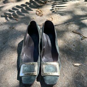 Roger Vivier Belle Vivier Suede Pumps